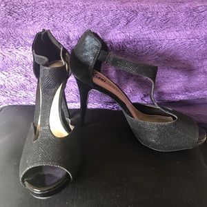 ⚡️ Black/silver sparkle Heels, size 7.5 ⚡️
